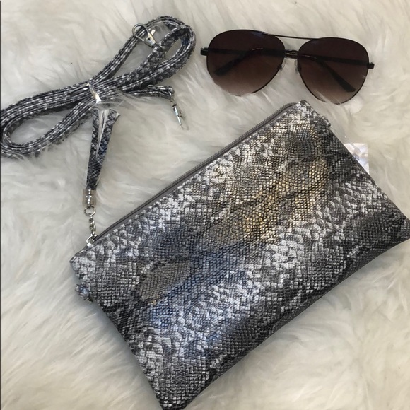 BLACK SNAKE SKIN CROSSBODY OR CLUTCH - Picture 6 of 7